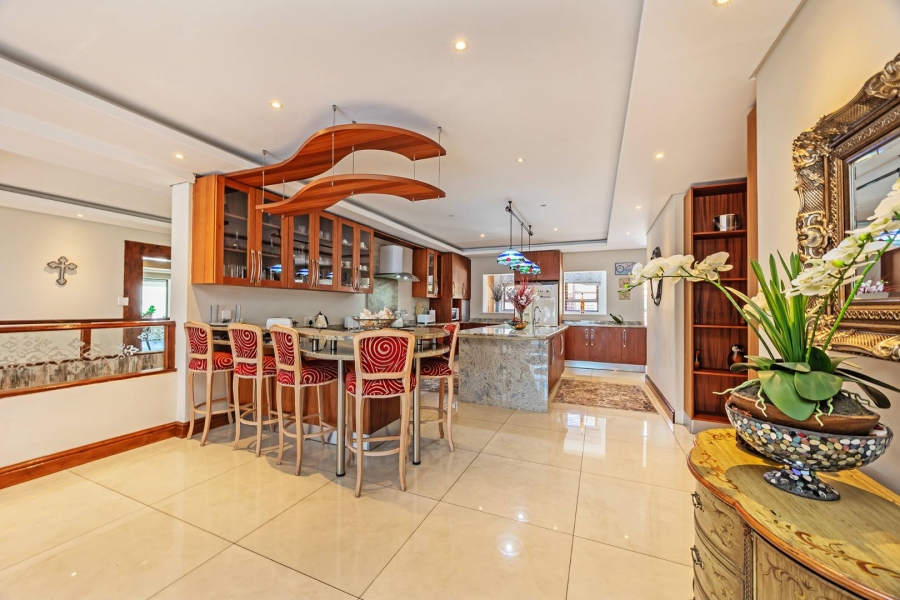8 Bedroom Property for Sale in Baronetcy Estate Western Cape
